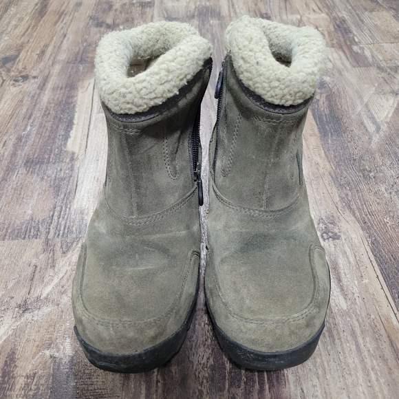 Sorel waterproof snow boots size 7 - Picture 3 of 6